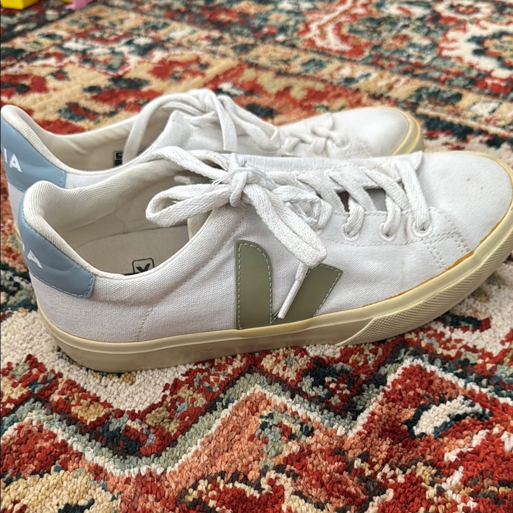 Veja Campo Canvas Sneakers
